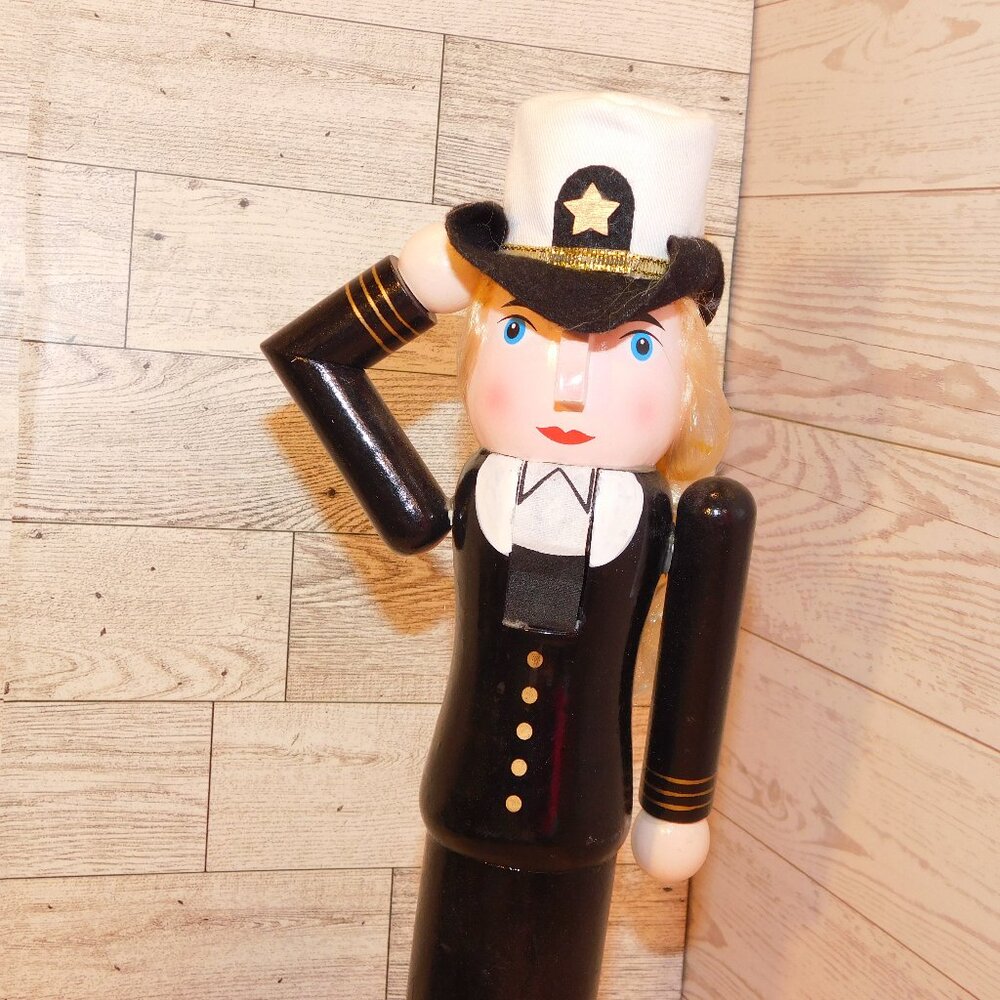 NUTCRACKER IN  SOLDIER OUTFIT HOME DECOR *